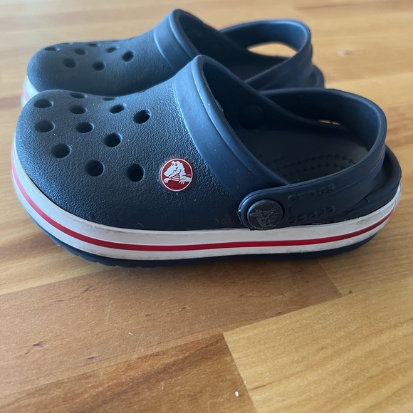 Crocs Toddler size 7 - Picture 2 of 6